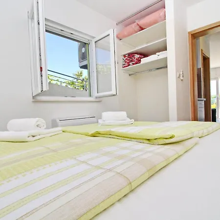 Apartment Gusti Drače