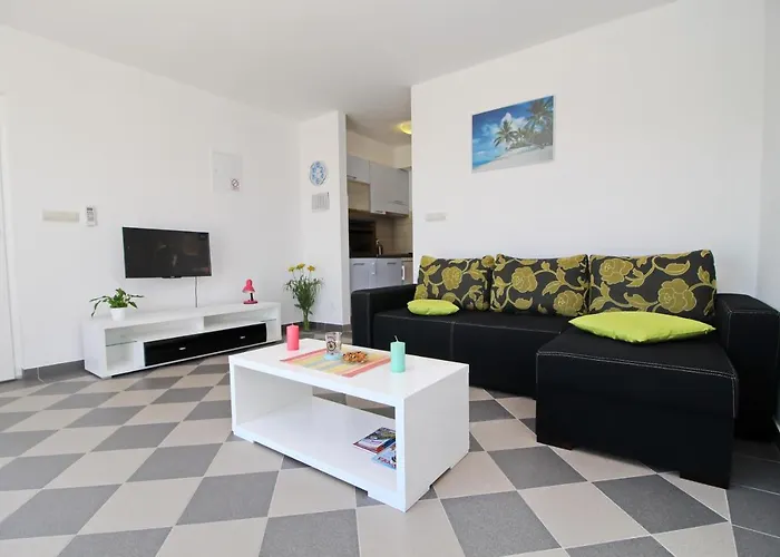 Gusti Apartment