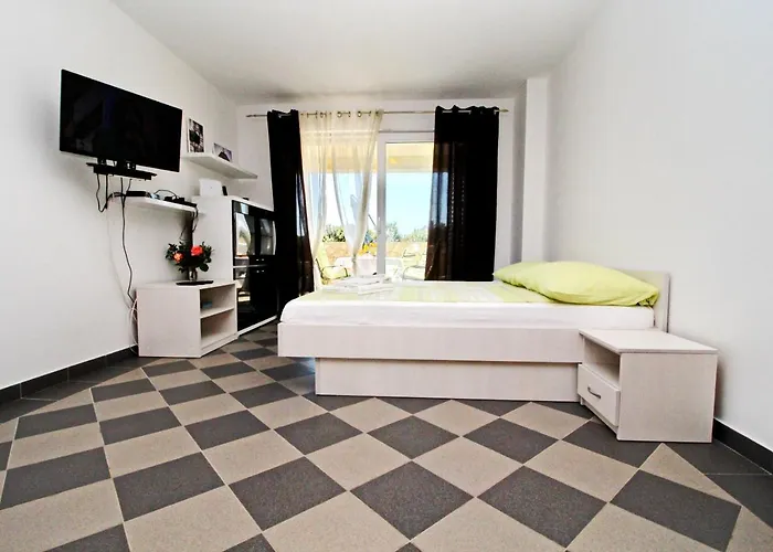 Gusti Apartment