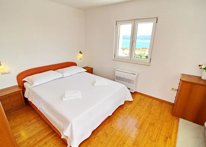 Gusti Apartment