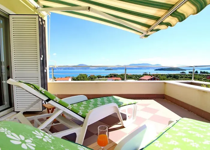 Gusti Apartment Drače