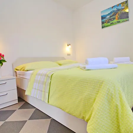 Apartman Gusti *